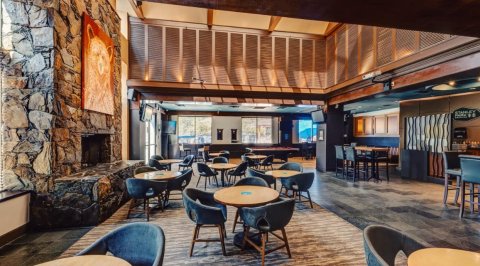 Hilton Cinnamon Bear Bar & Grille