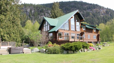 Lillooet River Lodge B&B