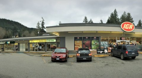 Madeira Park Shopping Centre