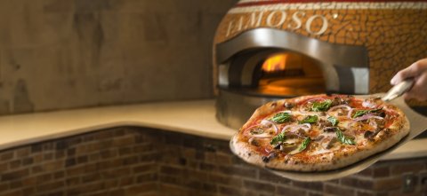 Famoso Pizzeria + Bar