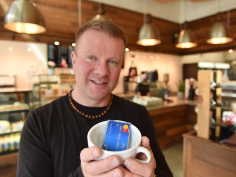 Businesses going cashless is a mixed bag in Vancouver