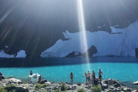 Landslide Lake offers breathtaking views on Vancouver Island hike